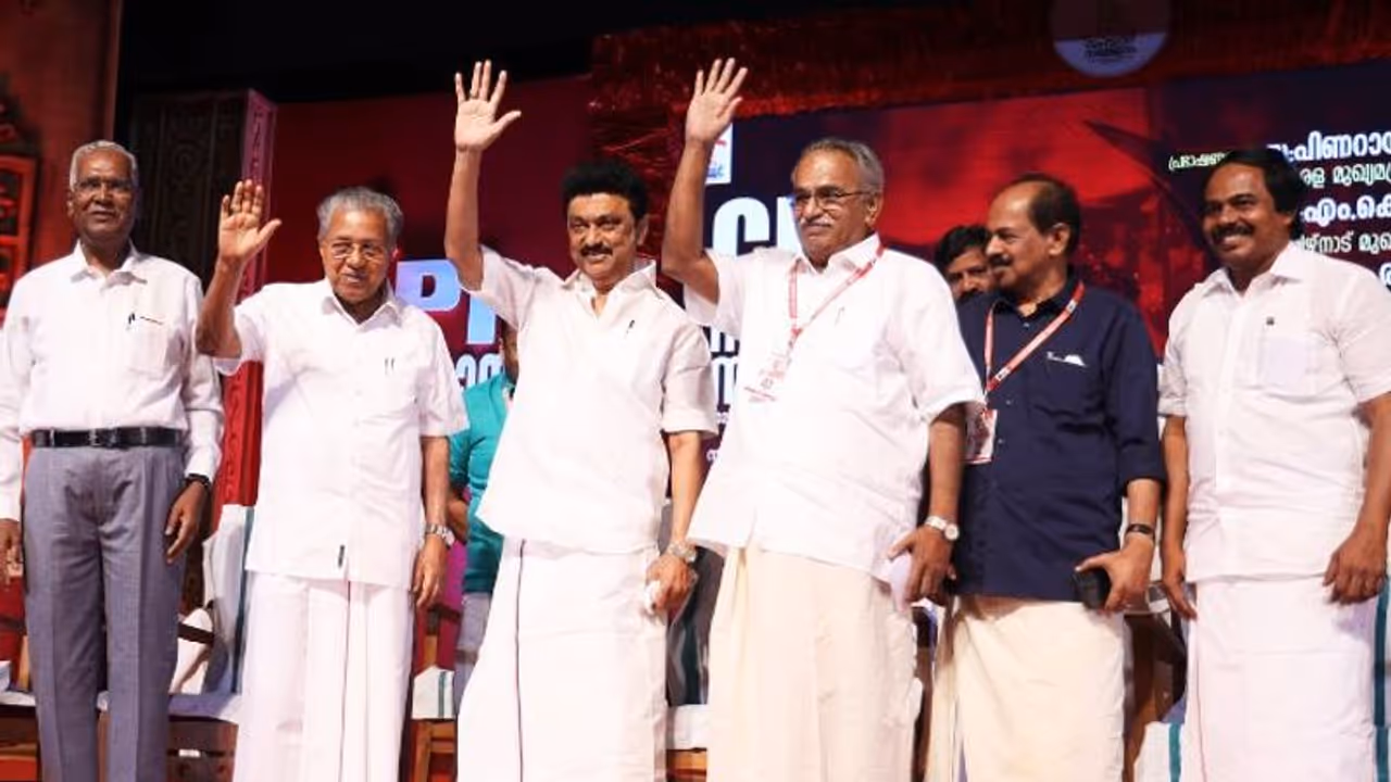 காவி, இந்தியை திணிக்கும் முயற்சியே தேசிய கல்வி கொள்கை.. மலையாளத்தில் பேசி மாஸ் காட்டிய ஸ்டாலின்.!