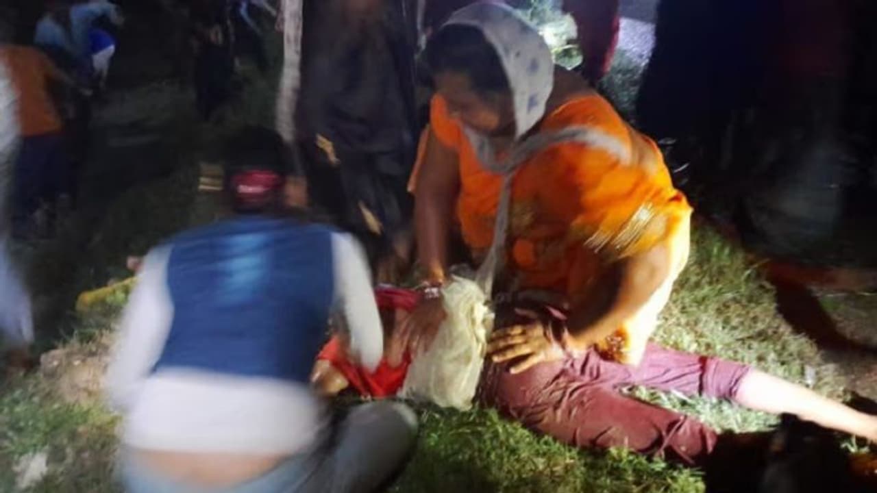 Kanpur Accident: पानी में खो गई थीं लाशें, कोई मुंह से दे रहा था सांस तो कोई दबा रहा था छाती, 3 परिवार उजड़े Kanpur Accident: पानी में खो गई थीं लाशें, कोई मुंह से दे रहा था सांस तो कोई दबा रहा था छाती, 3 परिवार उजड़े
