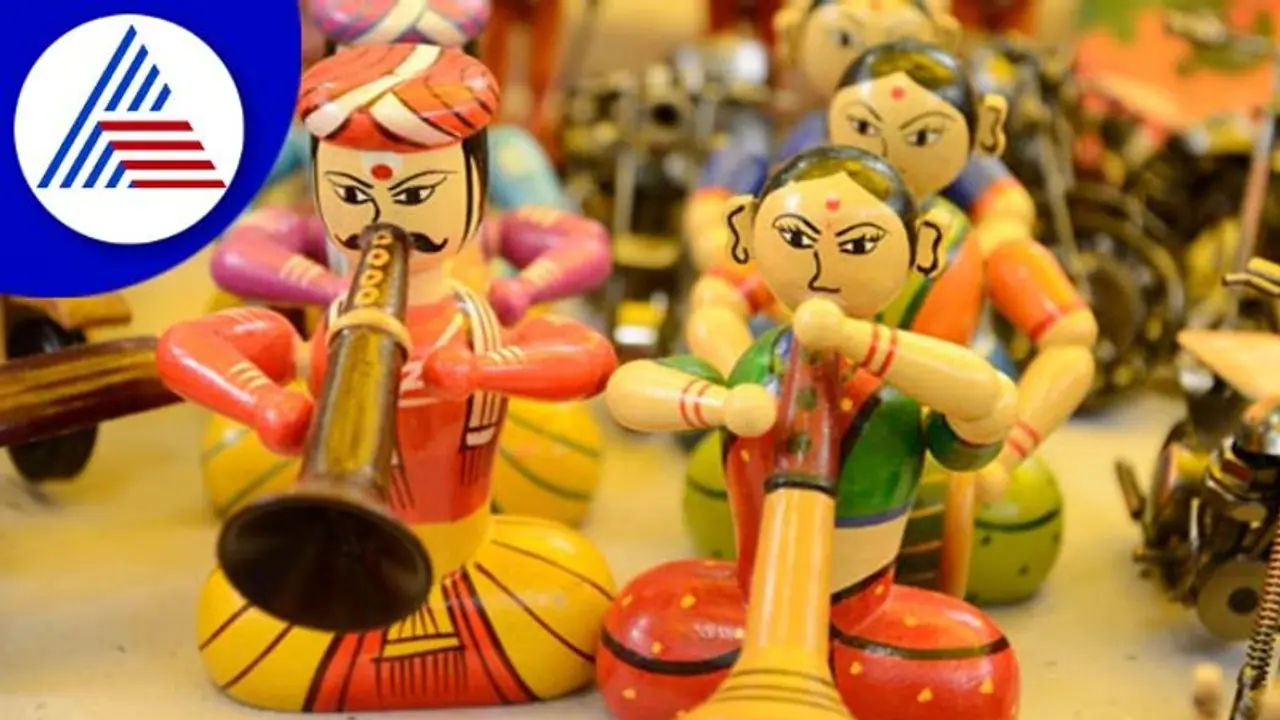 ಆಧುನಿಕ ಭರಾಟೆ ನಡುವೆಯೂ ನಿಲ್ಲದ ದಸರಾ ಗೊಂಬೆ ಹಬ್ಬ 