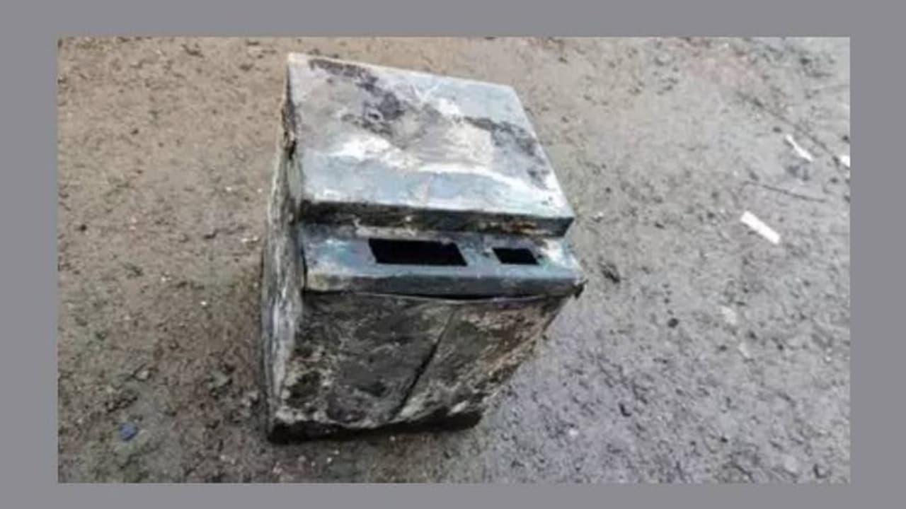 ചാര്ജിലിട്ട ഇലക്ട്രിക് സ്കൂട്ടര് ബാറ്ററി പൊട്ടിത്തെറിച്ചു, ഏഴ് വയസ്സുകാരന് ദാരുണാന്ത്യം ചാര്ജിലിട്ട ഇലക്ട്രിക് സ്കൂട്ടര് ബാറ്ററി പൊട്ടിത്തെറിച്ചു, ഏഴ് വയസ്സുകാരന് ദാരുണാന്ത്യം