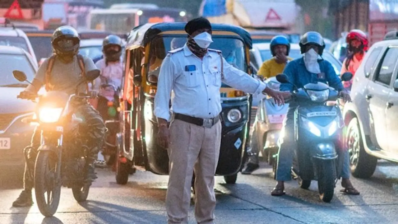 More than 1.25 lakh old vehicles to be deregistered for pollution control in Noida: Report