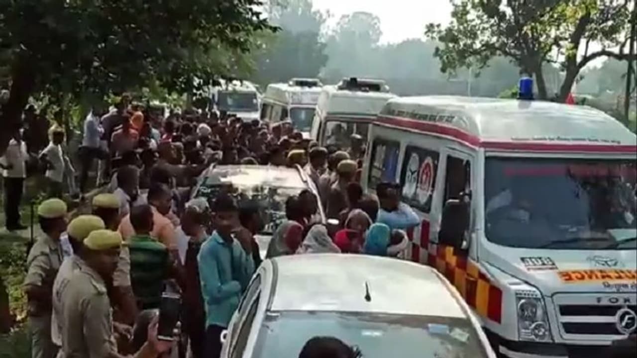 Kanpur Road Accident: ಮದ್ಯಪಾನ ಮಾಡಿ ಡ್ರೈವಿಂಗ್‌, ಕಾಲುವೆಗೆ ಬಿದ್ದ ಟ್ರ್ಯಾಕ್ಟರ್‌ಗೆ 26 ಮಂದಿ ಬಲಿ!