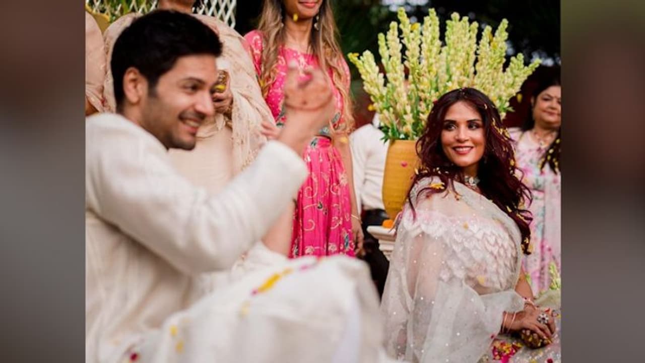 SHOCKING: 2 साल पहले ही शादी कर चुके हैं ऋचा चड्ढा और अली फजल! अब सिर्फ परिवार संग रस्में पूरी कर रहे