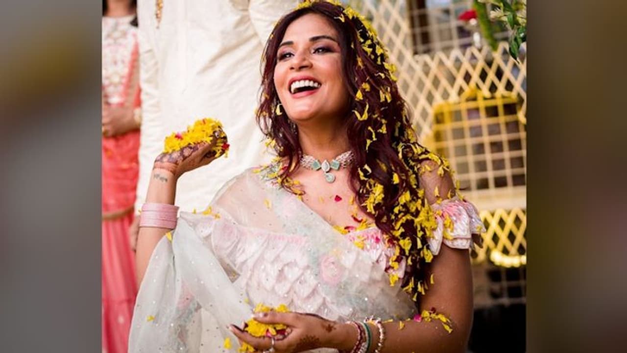 നടി റിച്ച ഛദ്ദയുടെ ട്വീറ്റ് സൈന്യത്തെ അപമാനിക്കുന്നതെന്ന് വിമർശനം; മാപ്പ് പറഞ്ഞ് നടി നടി റിച്ച ഛദ്ദയുടെ ട്വീറ്റ് സൈന്യത്തെ അപമാനിക്കുന്നതെന്ന് വിമർശനം; മാപ്പ് പറഞ്ഞ് നടി