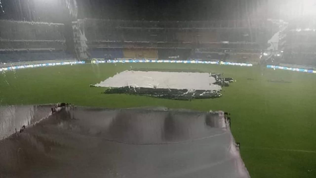 Ind vs SA: ಭಾರತ ದಕ್ಷಿಣ ಆಫ್ರಿಕಾ ನಡುವಿನ ಎರಡನೇ ಟಿ20 ಪಂದ್ಯಕ್ಕೆ ಮಳೆ ಭೀತಿ..! ಪಂದ್ಯ ನಡೆಯುತ್ತಾ..? Ind vs SA: ಭಾರತ ದಕ್ಷಿಣ ಆಫ್ರಿಕಾ ನಡುವಿನ ಎರಡನೇ ಟಿ20 ಪಂದ್ಯಕ್ಕೆ ಮಳೆ ಭೀತಿ..! ಪಂದ್ಯ ನಡೆಯುತ್ತಾ..?