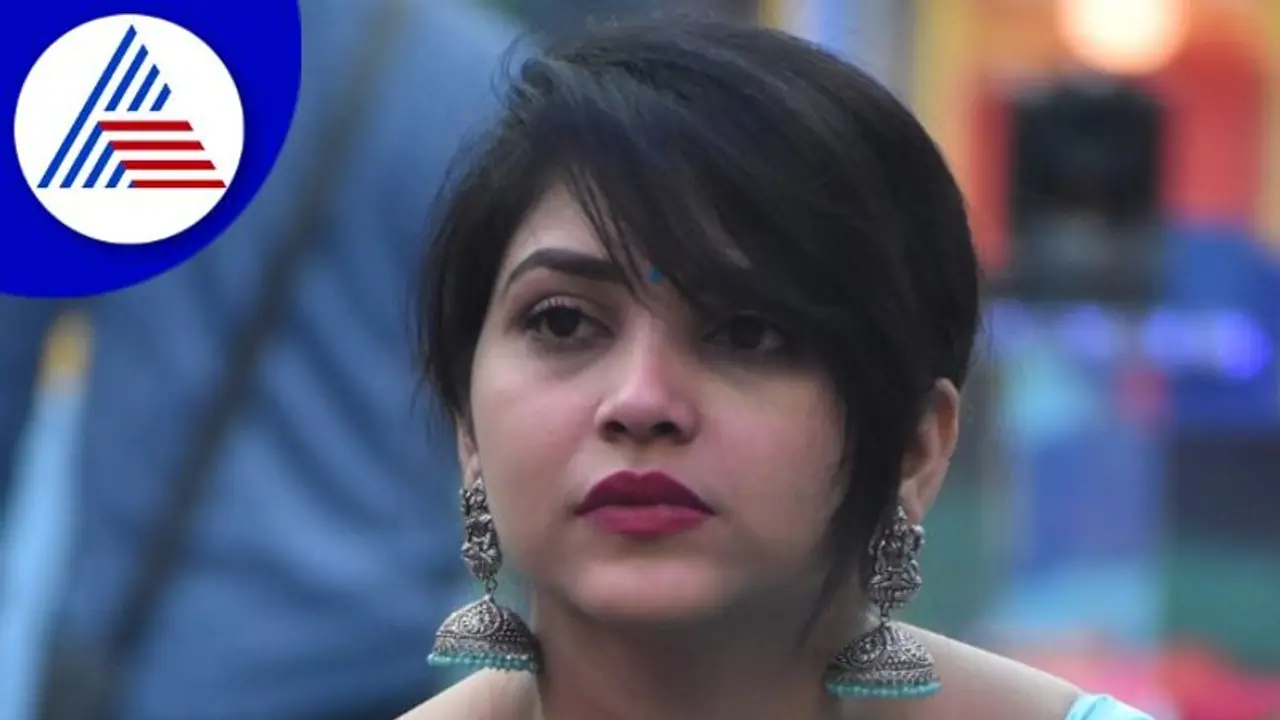 BBK9 ಮನೆಯಲ್ಲಿ ಕಳ್ಳತನ ಮಾಡುತ್ತಿದ್ದ ಅಮೂಲ್ಯ ಗೌಡ; ಜೇಬ್‌ ಕತ್ತರಿಸಿ 6 ಸಾವಿರ ಕದ್ದ ಸ್ಟೋರಿ ಲೀಕ್!