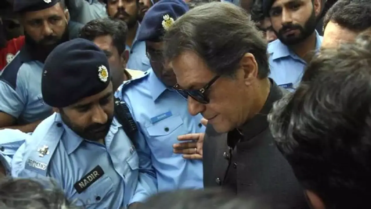 முன்னாள் பிரதமர் இம்ரான் கானை சிறையில் அடைக்க உத்தரவு ? பாகிஸ்தான் அரசியலில் பரபரப்பு