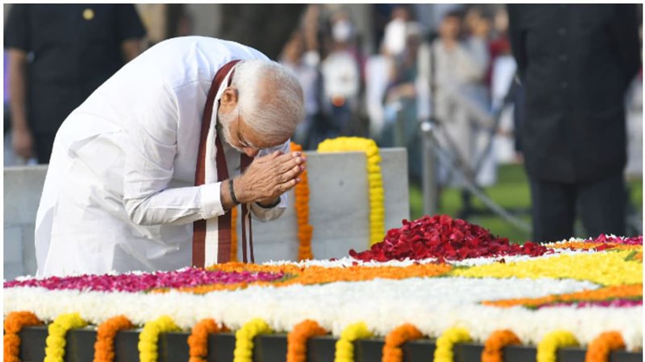  'ಗಾಂಧೀಜಿ ತೋರಿದ ದಾರಿಯಲ್ಲಿ ಮೋದಿ ಸರ್ಕಾರ' 
