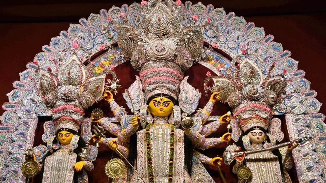 বাগবাজারের দূর্গা, স্বাধীনতা আন্দোলন আর স্বদেশী আন্দোলনের প্রতিমা বাগবাজারের দূর্গা, স্বাধীনতা আন্দোলন আর স্বদেশী আন্দোলনের প্রতিমা