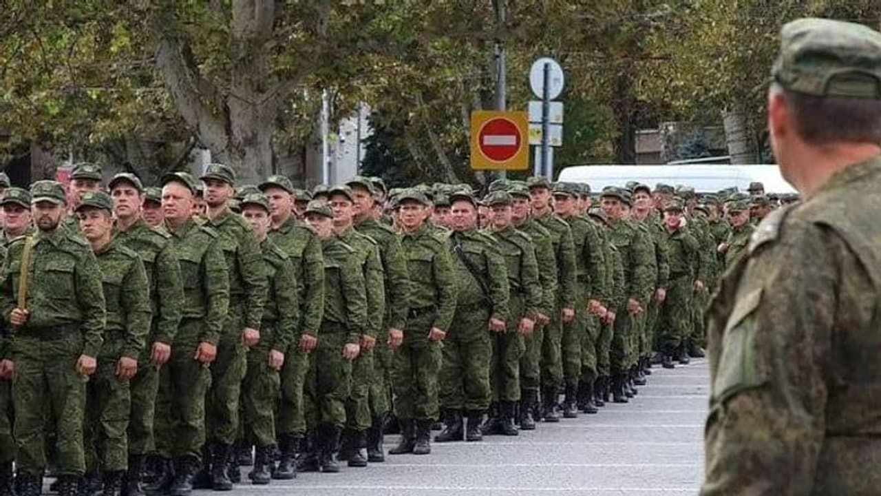 യുക്രൈനെതിരെ യുദ്ധം ചെയ്യാൻ തയ്യാറായില്ല, യുവാവിനെ റഷ്യ നാടുകടത്തി യുക്രൈനെതിരെ യുദ്ധം ചെയ്യാൻ തയ്യാറായില്ല, യുവാവിനെ റഷ്യ നാടുകടത്തി