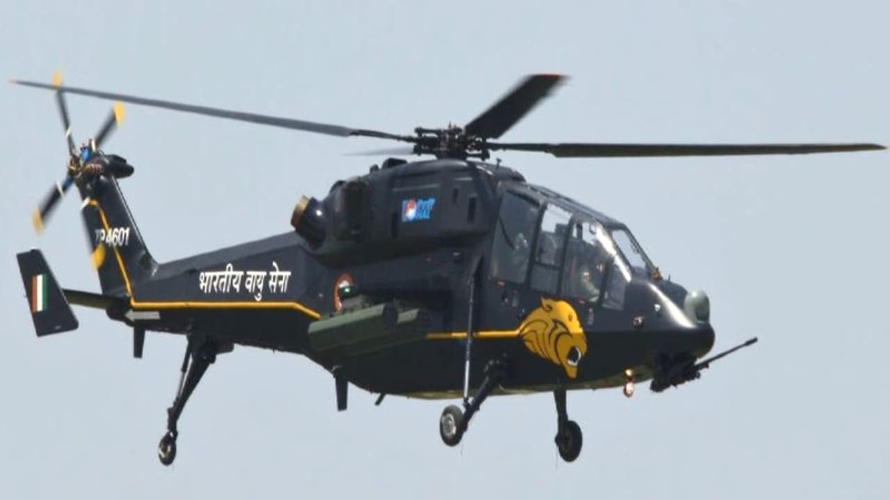 भारतीय सेना ने रचा इतिहास: 22 साल बाद स्वदेशी लड़ाकू विमान बेड़े में शामिल, हैरान करने वाली क्षमता से हैं लैस भारतीय सेना ने रचा इतिहास: 22 साल बाद स्वदेशी लड़ाकू विमान बेड़े में शामिल, हैरान करने वाली क्षमता से हैं लैस