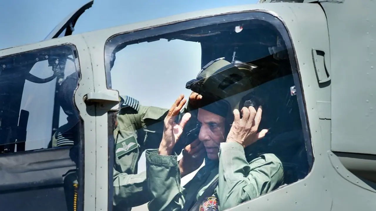 मेड इन इंडिया LCH ने IAF ज्वाइन किया, राजनाथ सिंह बोले 'जब भी सुपर पावर की बात होगी, भारत पहले गिना जाएगा'