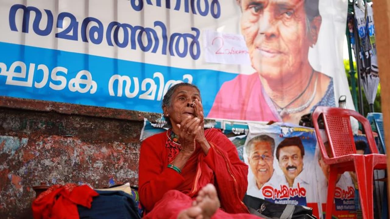 ചര്ച്ചയിലെ തീരുമാനങ്ങള് രേഖാമൂലം ദയാബായിക്ക് കൈമാറി, എല്ലാ ആവശ്യങ്ങള്ക്കും ഉറപ്പ് നല്കിയില്ല ചര്ച്ചയിലെ തീരുമാനങ്ങള് രേഖാമൂലം ദയാബായിക്ക് കൈമാറി, എല്ലാ ആവശ്യങ്ങള്ക്കും ഉറപ്പ് നല്കിയില്ല