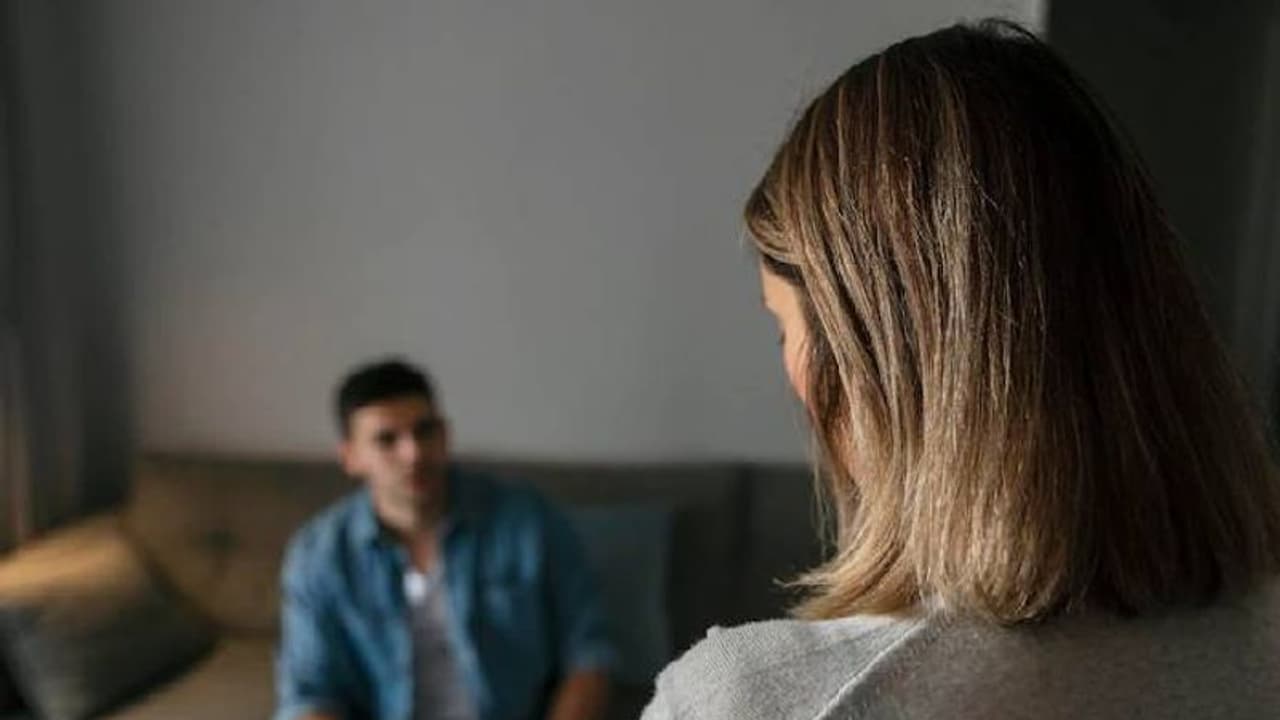 തന്റെ ശമ്പളം എത്രയാണ് എന്ന് പറയാൻ ഭർത്താവ് തയ്യാറായില്ല, വിവരാവകാശ കമ്മീഷനെ ആശ്രയിച്ച് ഭാര്യ തന്റെ ശമ്പളം എത്രയാണ് എന്ന് പറയാൻ ഭർത്താവ് തയ്യാറായില്ല, വിവരാവകാശ കമ്മീഷനെ ആശ്രയിച്ച് ഭാര്യ