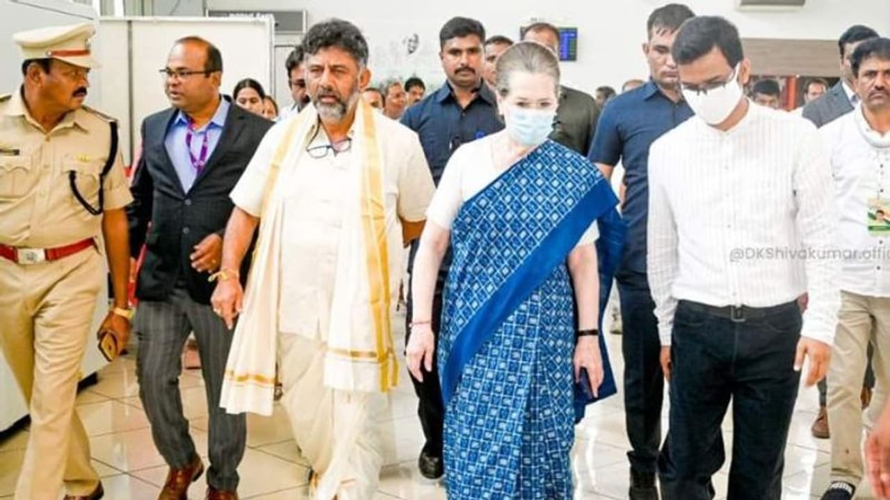 ಹವಾಮಾನ ವೈಪರಿತ್ಯ, ಆರೋಗ್ಯ ಸಮಸ್ಯೆ: Sonia Gandhi ಕೊಡಗು ಪ್ರವಾಸ ರದ್ದು, ಮೈಸೂರಿನಲ್ಲೇ ವಾಸ್ತವ್ಯ