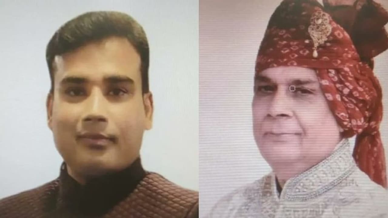 गरबा में डांस करते समय बेटे की मौत, खबर सुनते ही हॉस्पिटल की चौखट पर पिता ने भी तोड़ दिया दम गरबा में डांस करते समय बेटे की मौत, खबर सुनते ही हॉस्पिटल की चौखट पर पिता ने भी तोड़ दिया दम