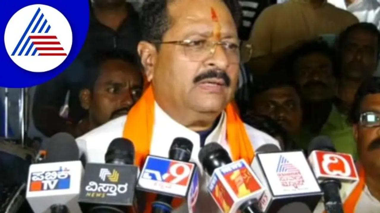 ಈಶ್ವರಪ್ಪರನ್ನ ಬಿಜೆಪಿಗೆ ತರಲು ಪ್ರಯತ್ನ? ಸಭೆ ಸೇರಿದ್ದೇಕೆ? ಯತ್ನಾಳ್ ಹೇಳಿದ್ದೇನು?