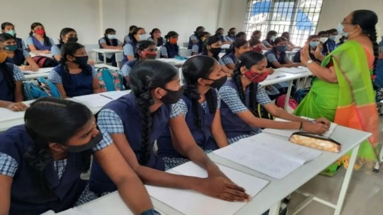 விடுமுறையில் சிறப்பு வகுப்பா ? தனியார் பள்ளிகளுக்கு எச்சரிக்கை விடுத்த பள்ளிக்கல்வித்துறை !