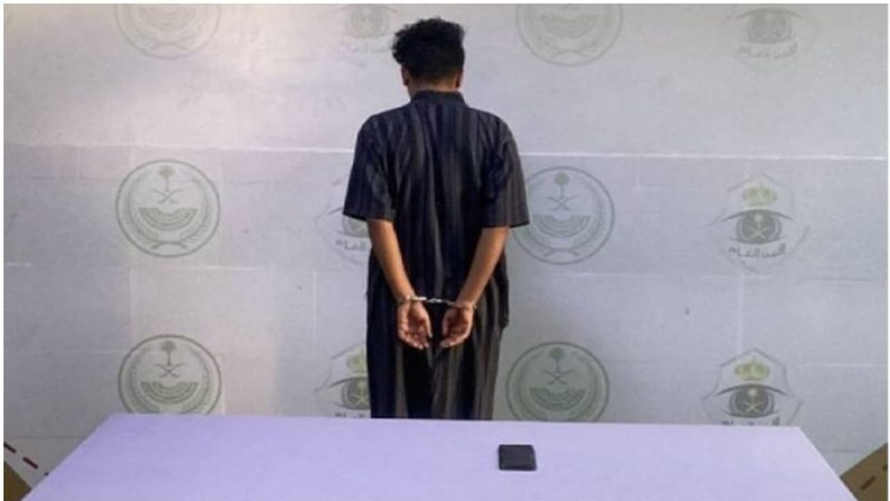 വിമാനത്താവളത്തില്‍ കൊറിയന്‍ ബാന്‍ഡിന് നേര്‍ക്ക് അസഭ്യവര്‍ഷം; വീഡിയോ പ്രചരിച്ചതോടെ യുവാവ് അറസ്റ്റില്‍