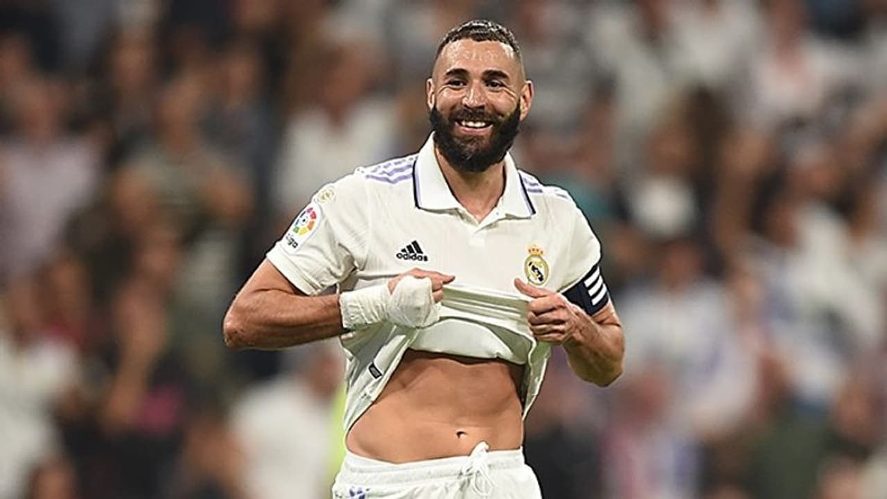 Ballon d'Or 2022 favourite Karim Benzema's Real Madrid contract to be extended by a year: Report Ballon d'Or 2022 favourite Karim Benzema's Real Madrid contract to be extended by a year: Report