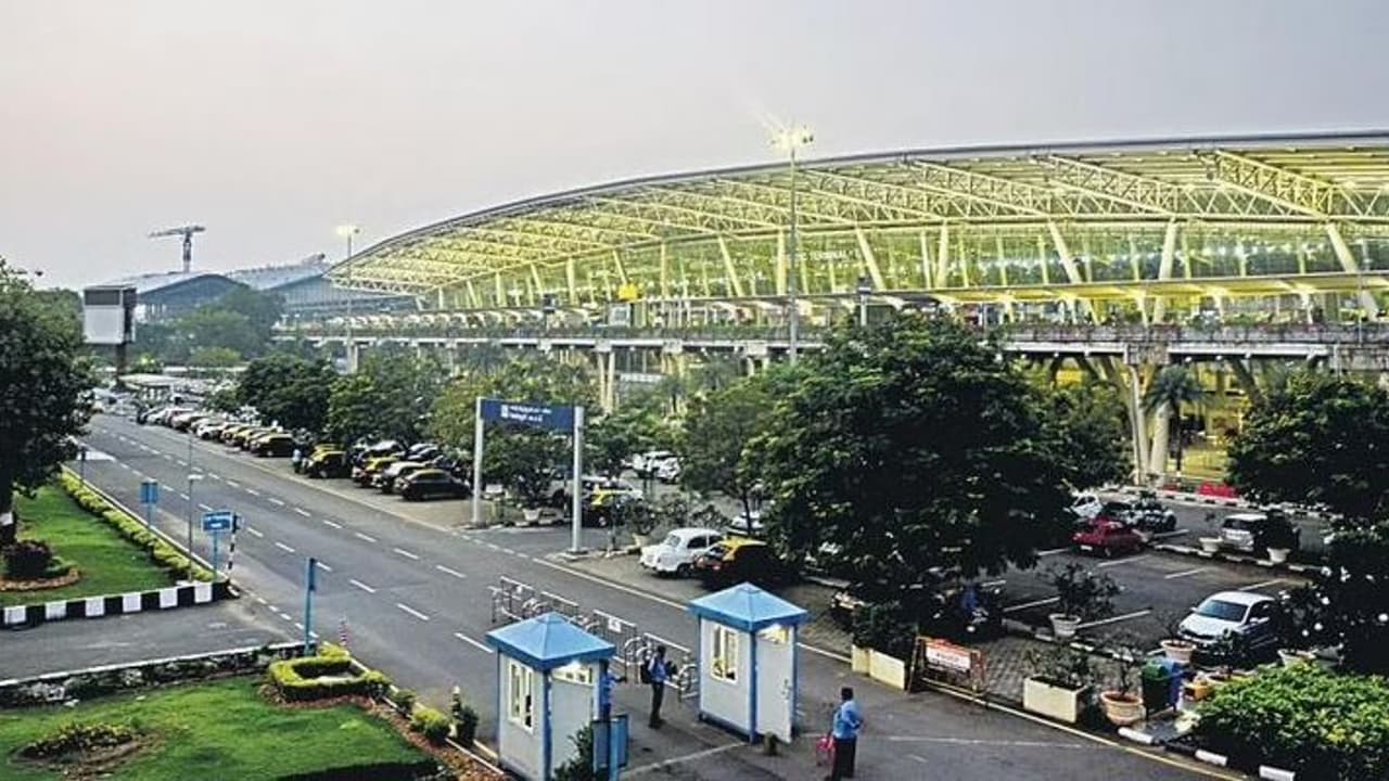 Chennai Airport: சென்னை விமான நிலையத்தில் இருமடங்கு அதிகமாகும் சர்வதேச விமானங்கள்! Chennai Airport: சென்னை விமான நிலையத்தில் இருமடங்கு அதிகமாகும் சர்வதேச விமானங்கள்!