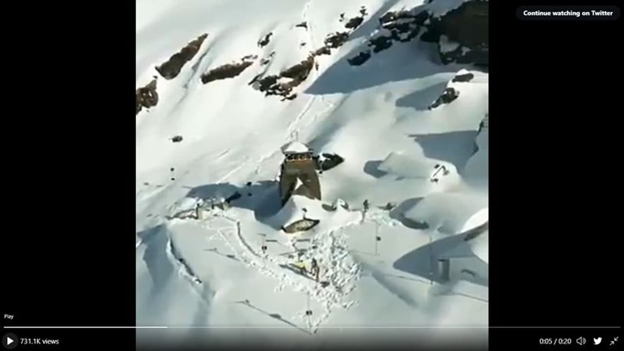 পাহাড় চূড়ায় বরফ ঢাকা শিব মন্দির মন জয় করল নেটিজেনদের, কিন্তু সোশ্যাল মিডিয়া উত্তাল মন্দির বিতর্কে পাহাড় চূড়ায় বরফ ঢাকা শিব মন্দির মন জয় করল নেটিজেনদের, কিন্তু সোশ্যাল মিডিয়া উত্তাল মন্দির বিতর্কে