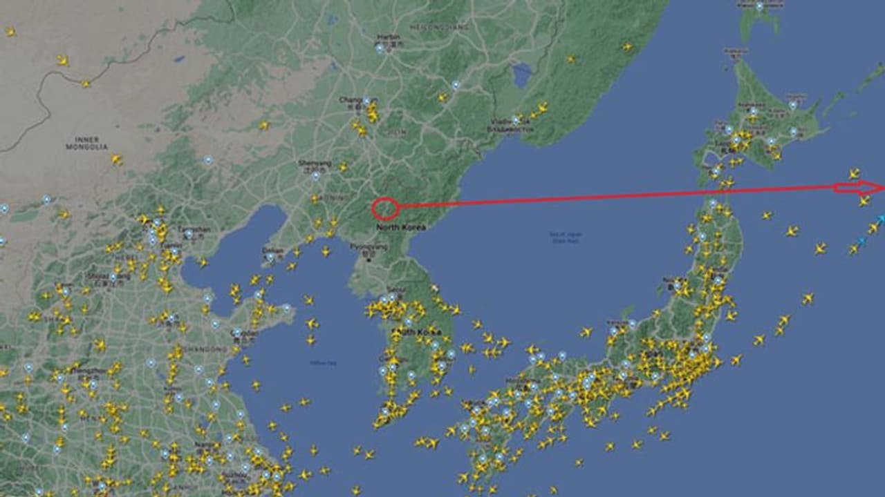 नॉर्थ कोरिया के तानाशाह की दबंगई, जापान के ऊपर से फायर की बैलिस्टिक मिसाइल, ट्रेनें रोकी गईं, अफरा तफरी मची नॉर्थ कोरिया के तानाशाह की दबंगई, जापान के ऊपर से फायर की बैलिस्टिक मिसाइल, ट्रेनें रोकी गईं, अफरा तफरी मची