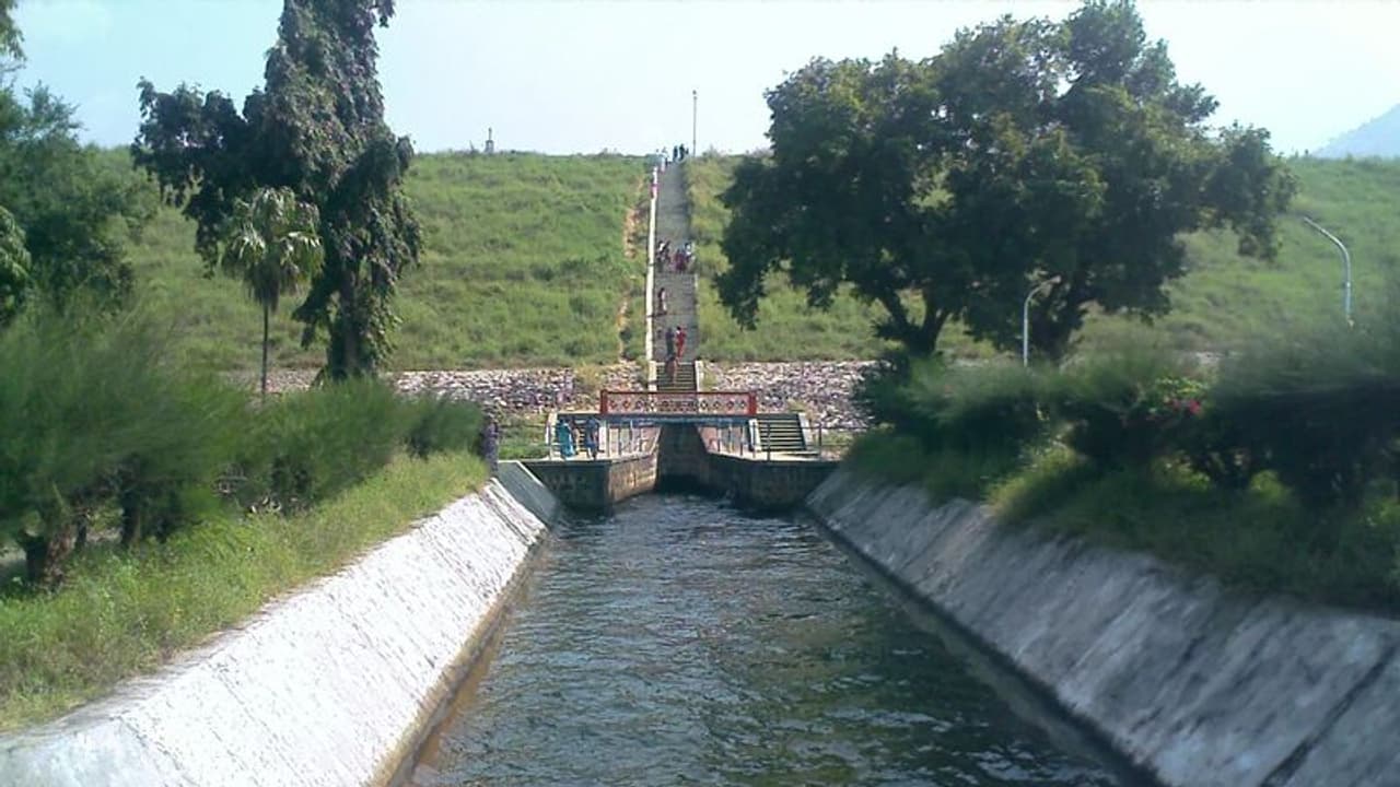 பரம்பிக்குளம் ஆழியாறு திட்ட அணைகளில் உள்ள நீர் மின் நிலையங்களும் அரசின் மெத்தன போக்கும்!! பரம்பிக்குளம் ஆழியாறு திட்ட அணைகளில் உள்ள நீர் மின் நிலையங்களும் அரசின் மெத்தன போக்கும்!!