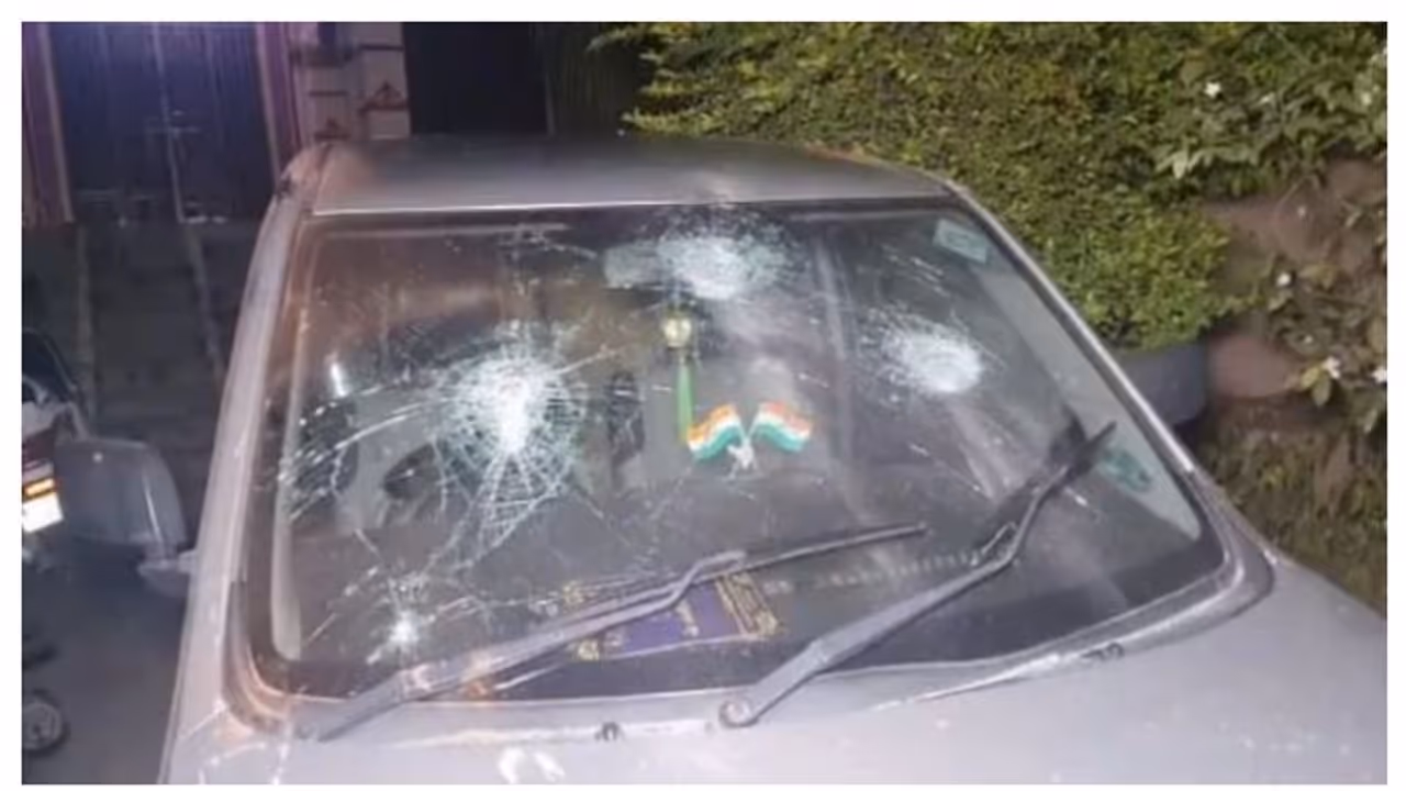 ഗുജറാത്തിൽ നവരാത്രി ആഘോഷത്തിനിടെ കല്ലേറ്, ആറുപേർക്ക് പരിക്ക്; സുരക്ഷശക്തമാക്കി പൊലീസ് ഗുജറാത്തിൽ നവരാത്രി ആഘോഷത്തിനിടെ കല്ലേറ്, ആറുപേർക്ക് പരിക്ക്; സുരക്ഷശക്തമാക്കി പൊലീസ്