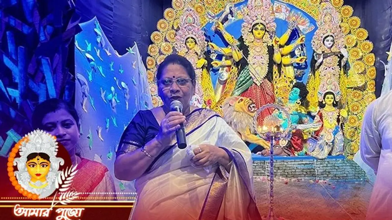 উমার মতোই পুজোর একদিন বাপের বাড়িতে ফেরেন মালা , বললেন “রাজনীতিবিদদের বন্ধু হয় না” উমার মতোই পুজোর একদিন বাপের বাড়িতে ফেরেন মালা , বললেন “রাজনীতিবিদদের বন্ধু হয় না”