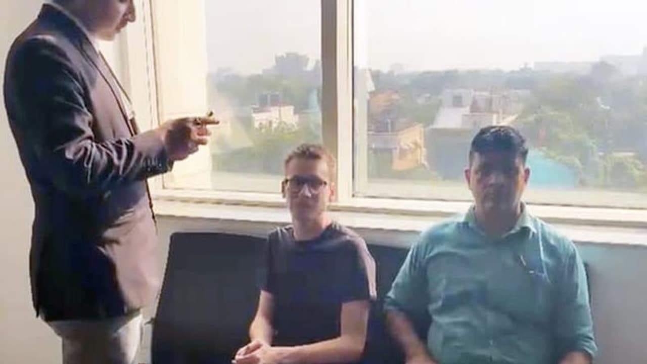 ജെഇഇ പരീക്ഷാ തട്ടിപ്പ്: റഷ്യൻ ഹാക്കറുടെ സഹായത്തോടെ പരീക്ഷ എഴുതിയത് 820 പേർ; പ്രതി സിബിഐ കസ്റ്റഡിയിൽ 