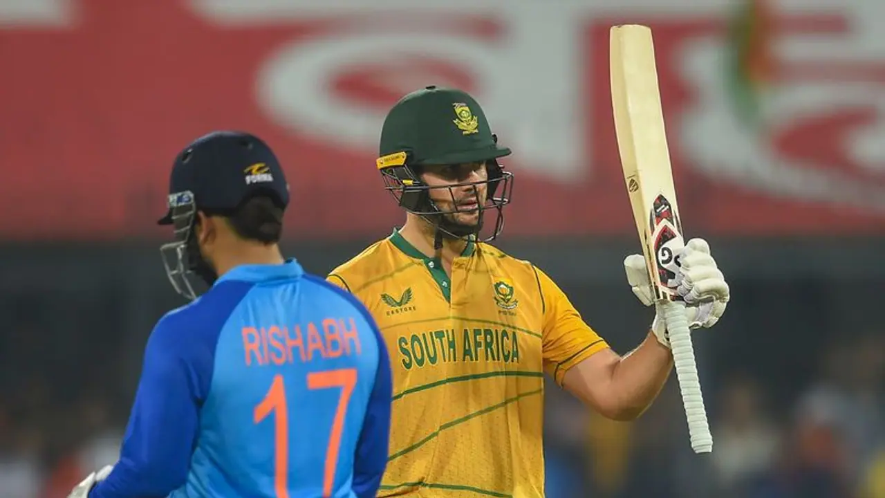 IND vs SA 2022 23, Indore T20I: Rossouw's ton hands India a target of 228; Twitter compliments IND vs SA 2022 23, Indore T20I: Rossouw's ton hands India a target of 228; Twitter compliments