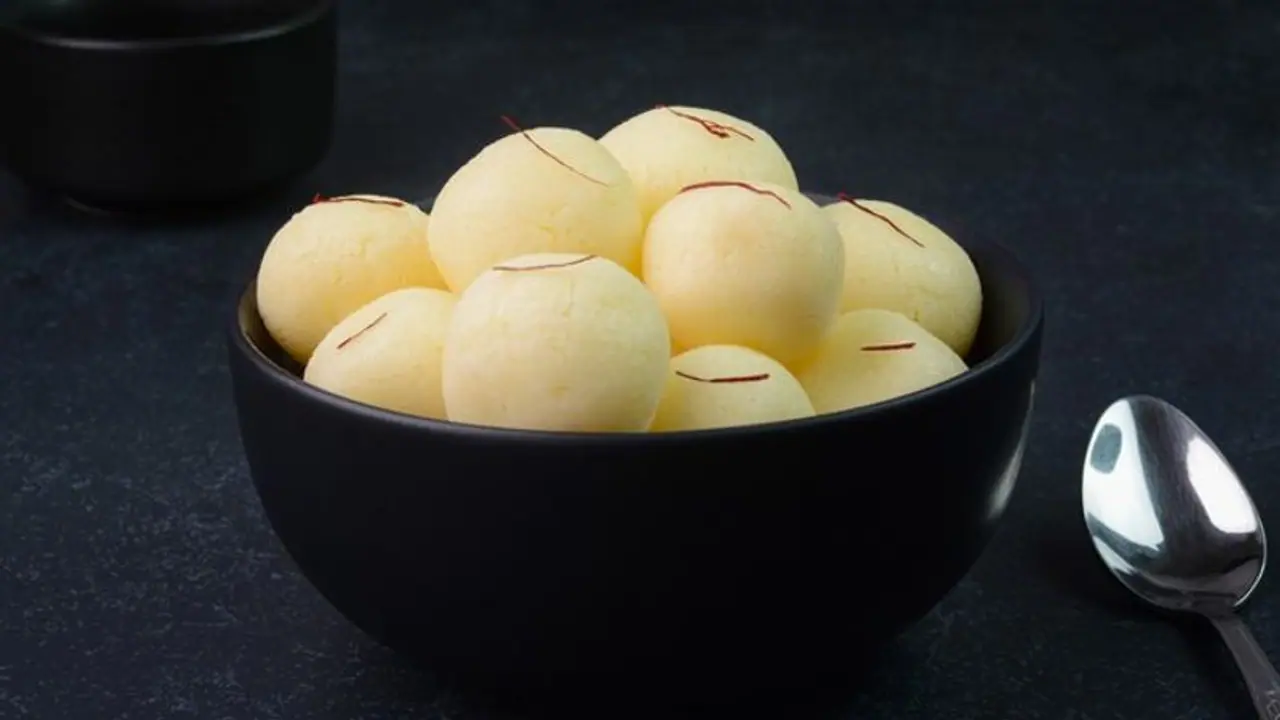 1000 രൂപയ്ക്ക് ദീപാവലി സ്വീറ്റ്സ് ഓർഡർ ചെയ്തു, ഓൺലൈൻ തട്ടിപ്പിൽ നഷ്ടമായത് 2.4 ലക്ഷം രൂപ 