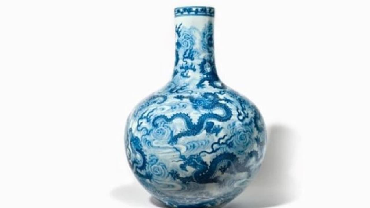 एक फूलदान की कीमत सुन हर कोई दंग, कई गुना ज्यादा लगी बोली जानिए क्यों है खास