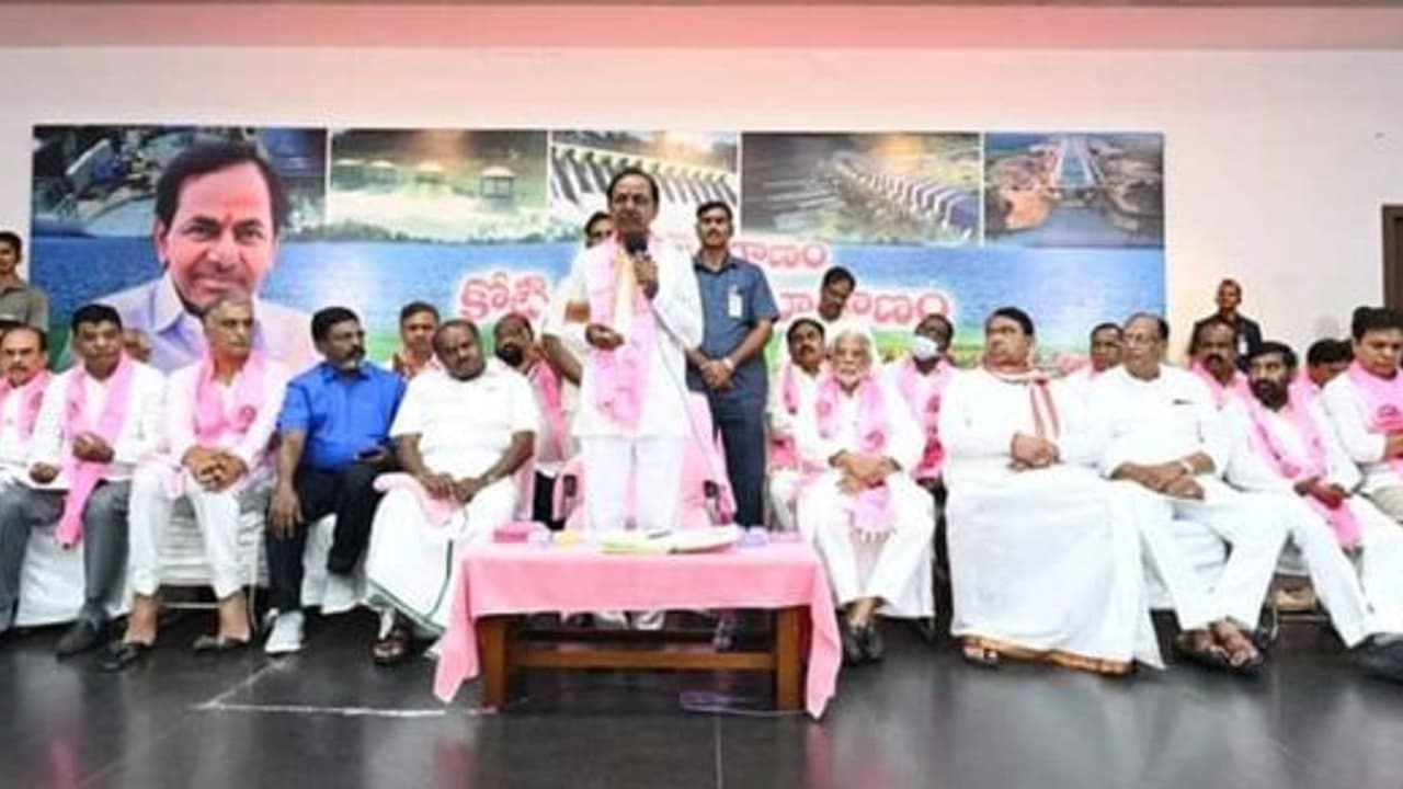 ఆషామాషీగా జాతీయ పార్టీ పెట్టలేదు.. సీఎంగానే దేశమంతా తిరుగుతా, మహారాష్ట్ర నుంచే మొదలు : కేసీఆర్