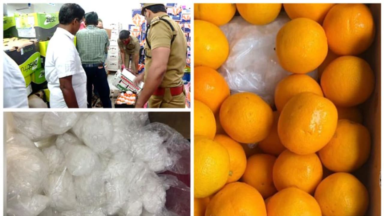 1476 കോടിയുടെ മയക്കുമരുന്ന് കടത്ത്: വിജിന്റെ എറണാകുളത്തെ സ്ഥാപനത്തിൽ പരിശോധന, സഹോദരനെയടക്കം ചോദ്യംചെയ്തു 1476 കോടിയുടെ മയക്കുമരുന്ന് കടത്ത്: വിജിന്റെ എറണാകുളത്തെ സ്ഥാപനത്തിൽ പരിശോധന, സഹോദരനെയടക്കം ചോദ്യംചെയ്തു