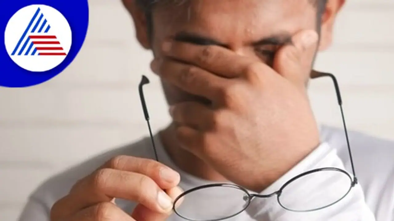 ಕಣ್ಣಿನ ದೃಷ್ಟಿ ಮಂದ ಆಗ್ತಿದ್ಯಾ ? ಡೈಲೀ ಮಾಡೋ ಇಂಥಾ ತಪ್ಪೇ ಕಾರಣವಾಗಿರ್ಬೋದು ಕಣ್ಣಿನ ದೃಷ್ಟಿ ಮಂದ ಆಗ್ತಿದ್ಯಾ ? ಡೈಲೀ ಮಾಡೋ ಇಂಥಾ ತಪ್ಪೇ ಕಾರಣವಾಗಿರ್ಬೋದು