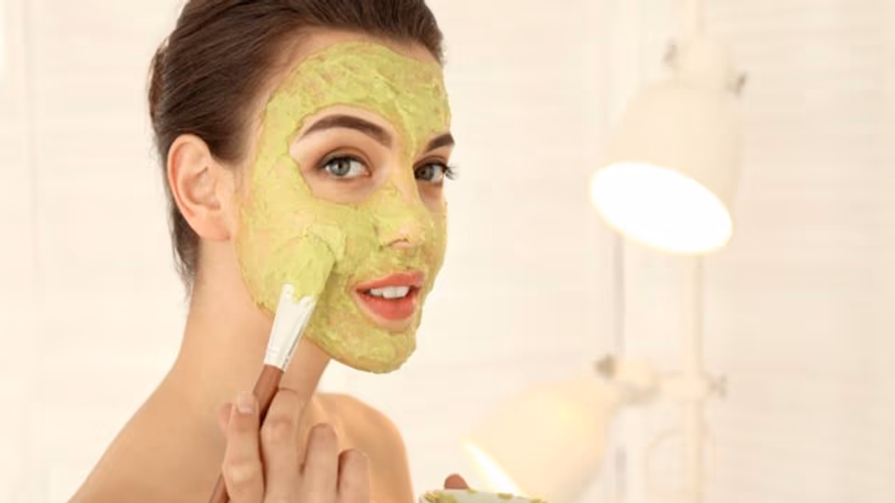 দারুচিনি ও তেজপাতা দিয়ে বানিয়ে ফেলুন ফেসপ্যাক, ত্বকে মুহূর্তে আসবে জেল্লা দারুচিনি ও তেজপাতা দিয়ে বানিয়ে ফেলুন ফেসপ্যাক, ত্বকে মুহূর্তে আসবে জেল্লা