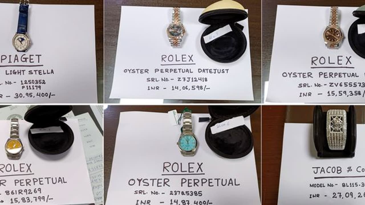 देश के एयरपोर्ट्स पर बड़ी कार्रवाई: दिल्ली में 28 करोड़ की घड़ियां जब्त तो मुंबई में 100 करोड़ की हेरोइन देश के एयरपोर्ट्स पर बड़ी कार्रवाई: दिल्ली में 28 करोड़ की घड़ियां जब्त तो मुंबई में 100 करोड़ की हेरोइन