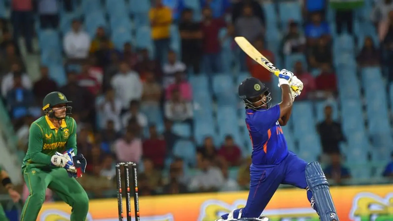 കട്ട ഫാന്‍സ് ആഘോഷിക്കാതിരിക്കുമോ; സഞ്ജു സാംസണിനെ പുകഴ്‌ത്തി ഇര്‍ഫാന്‍ പത്താനും ഇയാന്‍ ബിഷപ്പും