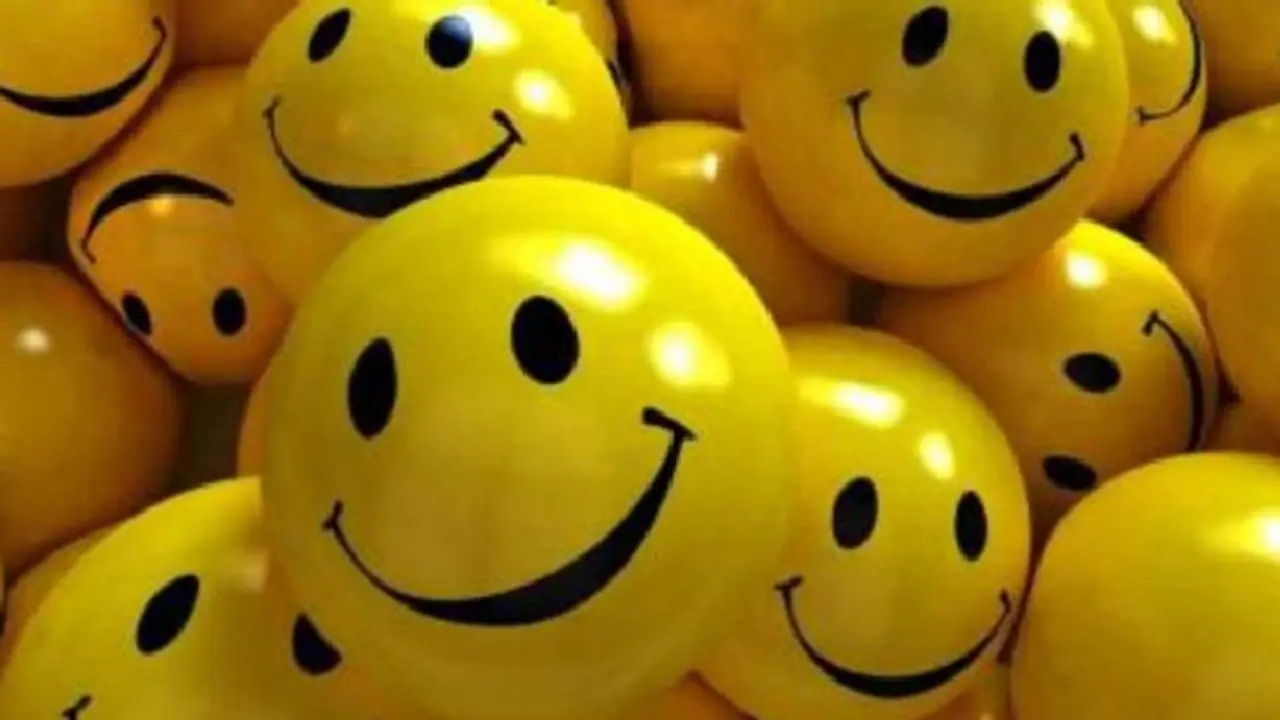 ನಗು ಆರೋಗ್ಯಕ್ಕೆ ಉತ್ತಮ, ಆದರೆ ಕಾರ್ಯಕ್ರಮದಲ್ಲಿ ಕಿಸಕ್ಕನೆ ನಕ್ಕ ಅಧಿಕಾರಿಗೆ ಸರ್ಕಾರದ ನೋಟಿಸ್!