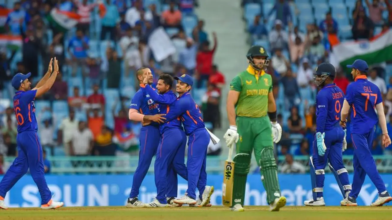 IND vs SA ಅಂತಿಮ ಪಂದ್ಯದಲ್ಲಿ ಸೌತ್ ಆಫ್ರಿಕಾ ಉಡೀಸ್, ಟೀಂ ಇಂಡಿಯಾ ತೆಕ್ಕೆಗೆ ಏಕದಿನ ಸೀರಿಸ್! IND vs SA ಅಂತಿಮ ಪಂದ್ಯದಲ್ಲಿ ಸೌತ್ ಆಫ್ರಿಕಾ ಉಡೀಸ್, ಟೀಂ ಇಂಡಿಯಾ ತೆಕ್ಕೆಗೆ ಏಕದಿನ ಸೀರಿಸ್!