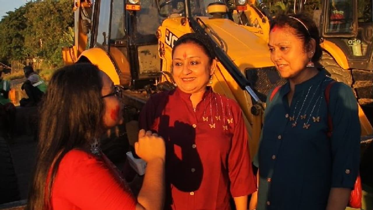 তামিল হয়েও চেটেপুটে উপভোগ করেছেন দুর্গাপুজো, আর সেই টানে আজ কলকাতায় ফেরেন প্রিয়া প্রীতি তামিল হয়েও চেটেপুটে উপভোগ করেছেন দুর্গাপুজো, আর সেই টানে আজ কলকাতায় ফেরেন প্রিয়া প্রীতি