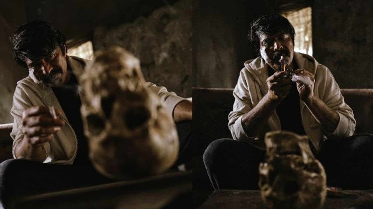 'നോ സ്മോക്കിംഗ്' പറഞ്ഞ് ലൂക്ക് ആന്റണി; 'റോഷാക്ക്' ചിത്രങ്ങളുമായി മമ്മൂട്ടി 'നോ സ്മോക്കിംഗ്' പറഞ്ഞ് ലൂക്ക് ആന്റണി; 'റോഷാക്ക്' ചിത്രങ്ങളുമായി മമ്മൂട്ടി