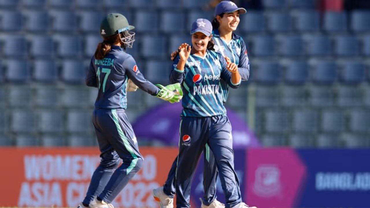 18 ఏళ్లకే రిటైర్మెంట్ ఇచ్చిన పాకిస్తాన్ క్రికెటర్... ఇకపై ఇస్లాం యువతిగా బతుకుతానంటూ.. 18 ఏళ్లకే రిటైర్మెంట్ ఇచ్చిన పాకిస్తాన్ క్రికెటర్... ఇకపై ఇస్లాం యువతిగా బతుకుతానంటూ..