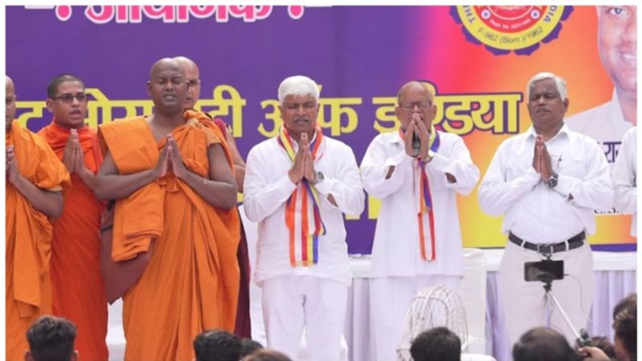 'ഹിന്ദുദൈവങ്ങളിൽ വിശ്വസിക്കില്ല, ആരാധിക്കില്ല'; വിവാദമായി എഎപി നേതാവിന്റെ പ്രതിജ്ഞ, ആയുധമാക്കി ബിജെപി 'ഹിന്ദുദൈവങ്ങളിൽ വിശ്വസിക്കില്ല, ആരാധിക്കില്ല'; വിവാദമായി എഎപി നേതാവിന്റെ പ്രതിജ്ഞ, ആയുധമാക്കി ബിജെപി