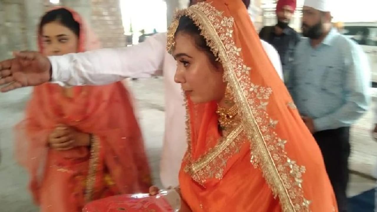 పార్టీ కార్యకర్తను పెళ్లి చేసుకున్న ఆప్ మహిళా ఎమ్మెల్యే...