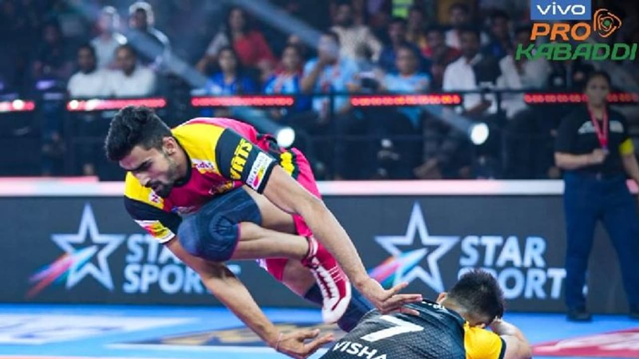 Pro Kabaddi League: ತೆಲುಗು ಟೈಟಾನ್ಸ್ಗೆ ಡಿಚ್ಚಿ ಹೊಡೆದ ಬೆಂಗಳೂರಿನ ಗೂಳಿಗಳು..! Pro Kabaddi League: ತೆಲುಗು ಟೈಟಾನ್ಸ್ಗೆ ಡಿಚ್ಚಿ ಹೊಡೆದ ಬೆಂಗಳೂರಿನ ಗೂಳಿಗಳು..!