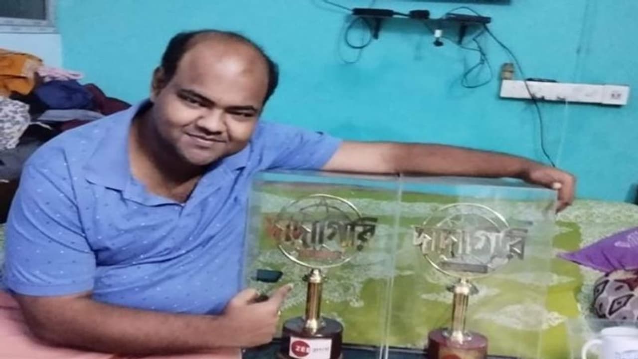 অ্যানির মৃত্যুতে শোকস্তব্ধ ক্রীড়া জগৎ, বাগান সমর্থকের শেষকৃত্যে এগিয়ে এল সৌরভ গঙ্গোপাধ্যায়ের ফ্যানস ক্লাব অ্যানির মৃত্যুতে শোকস্তব্ধ ক্রীড়া জগৎ, বাগান সমর্থকের শেষকৃত্যে এগিয়ে এল সৌরভ গঙ্গোপাধ্যায়ের ফ্যানস ক্লাব