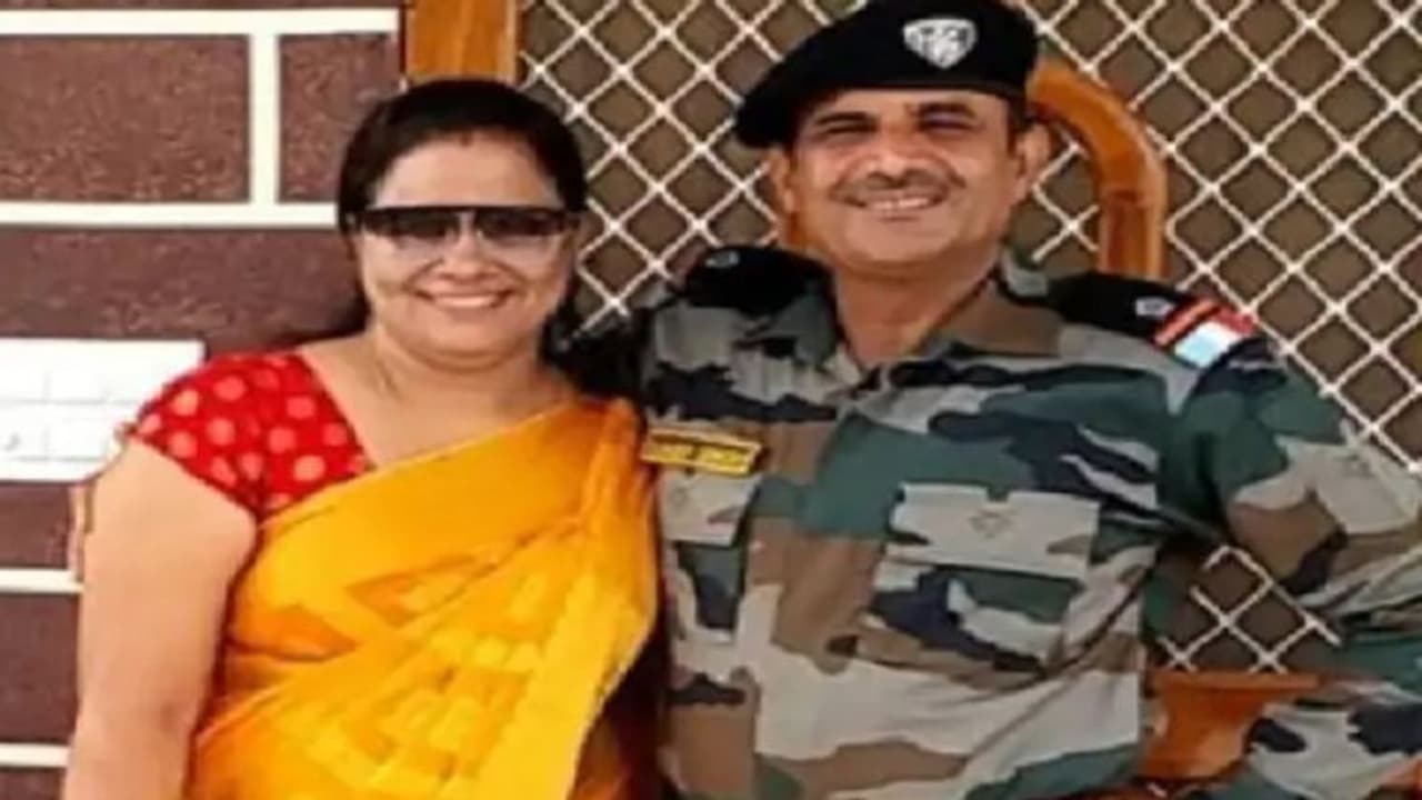 बच्चों को कपड़े और पटाखे दिलाने का किया था वादा, दिवाली से पहले ही घर पहुंचा नायब सूबेदार का पार्थिव शरीर बच्चों को कपड़े और पटाखे दिलाने का किया था वादा, दिवाली से पहले ही घर पहुंचा नायब सूबेदार का पार्थिव शरीर